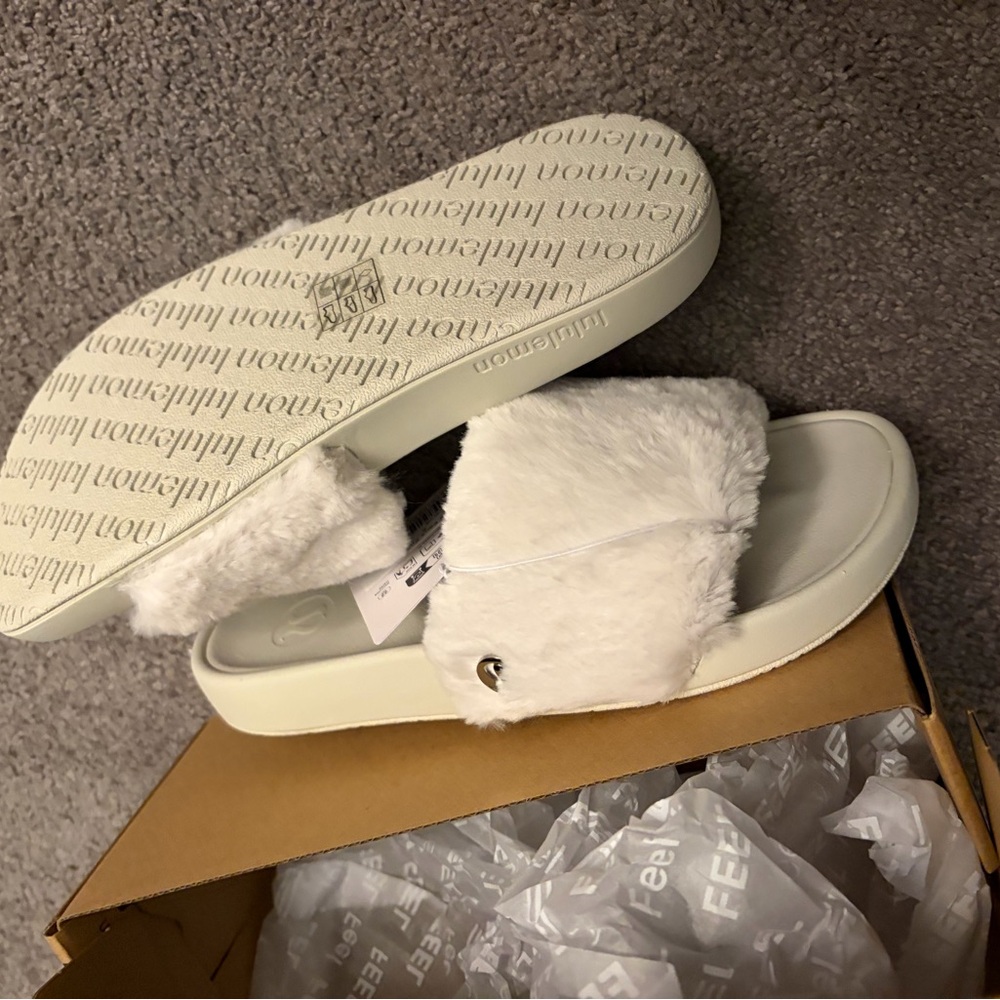 lululemon restfeel faux fur slide - NIB - Picture 6 of 12